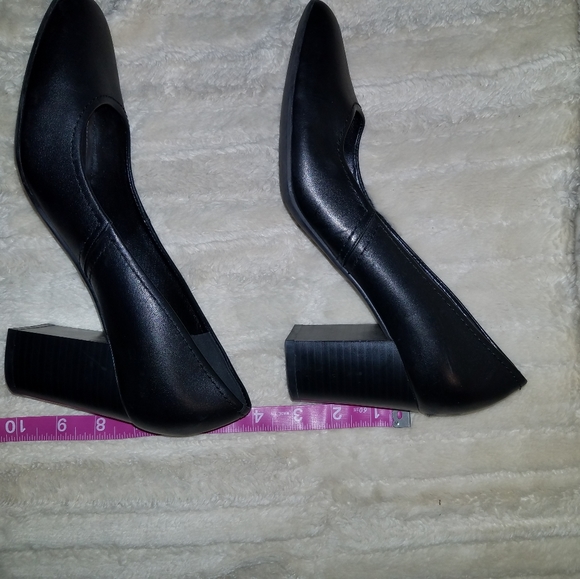 Easy spirit size 9.5 heels - Picture 3 of 8